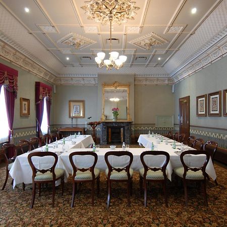 Craig'S Royal Hotel Балларат Екстер'єр фото The Boardroom