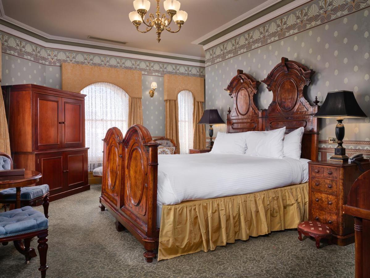 Craig'S Royal Hotel Балларат Екстер'єр фото A guest room at the Hotel St. George