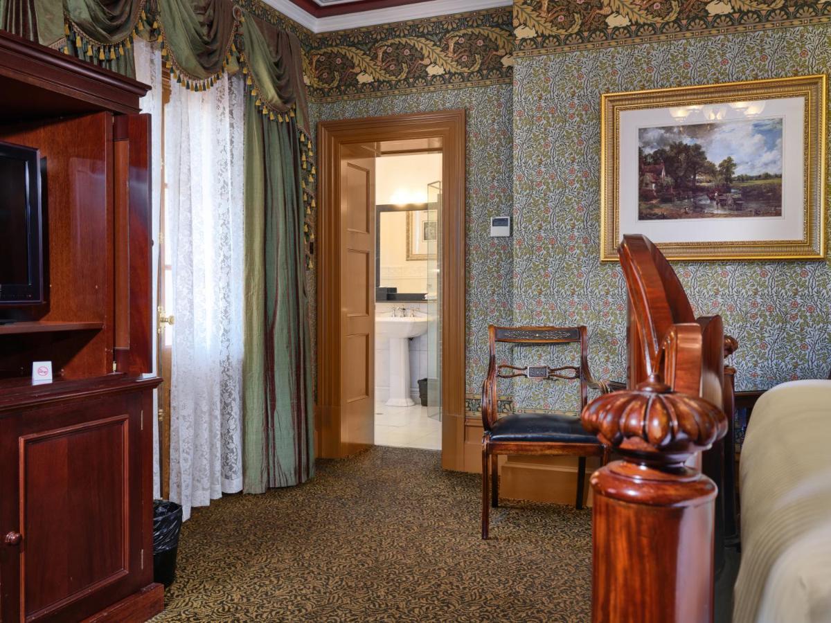 Craig'S Royal Hotel Балларат Екстер'єр фото A room at the Inn