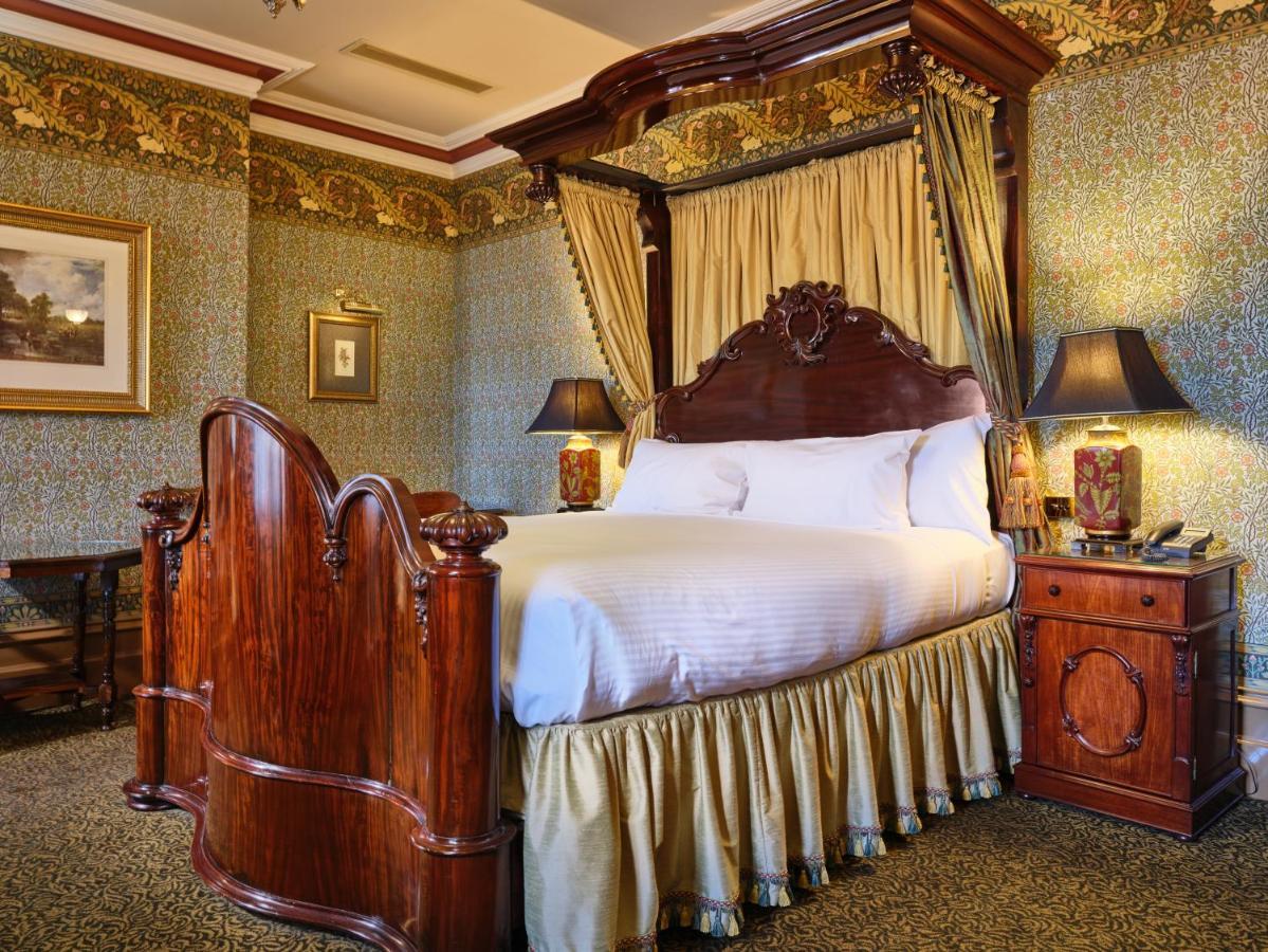 Craig'S Royal Hotel Балларат Екстер'єр фото A bedroom at the hotel