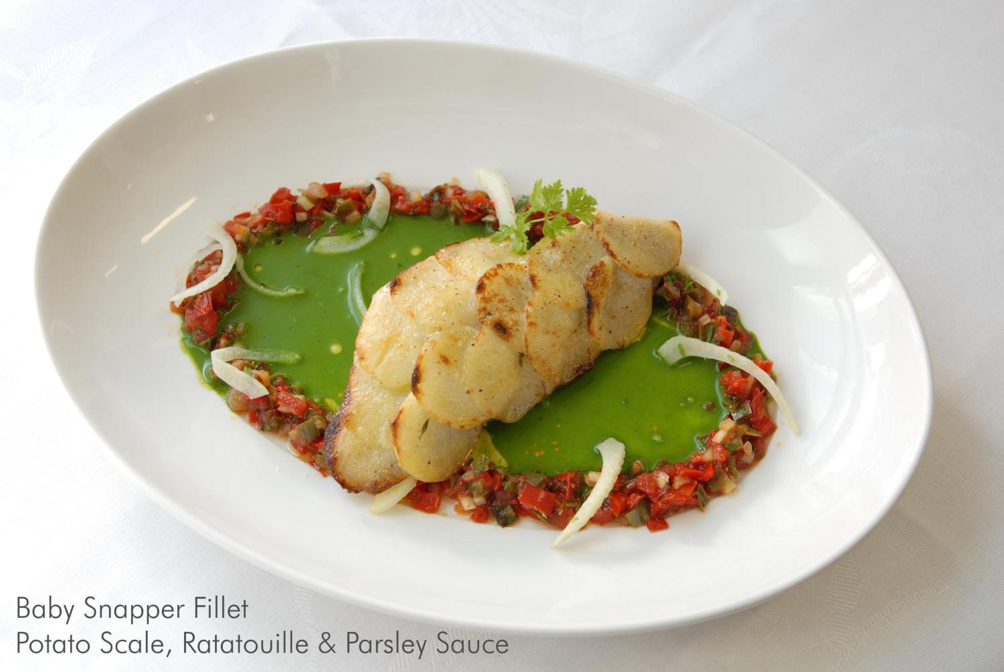 Craig'S Royal Hotel Балларат Екстер'єр фото A prepared fillet of a grouper