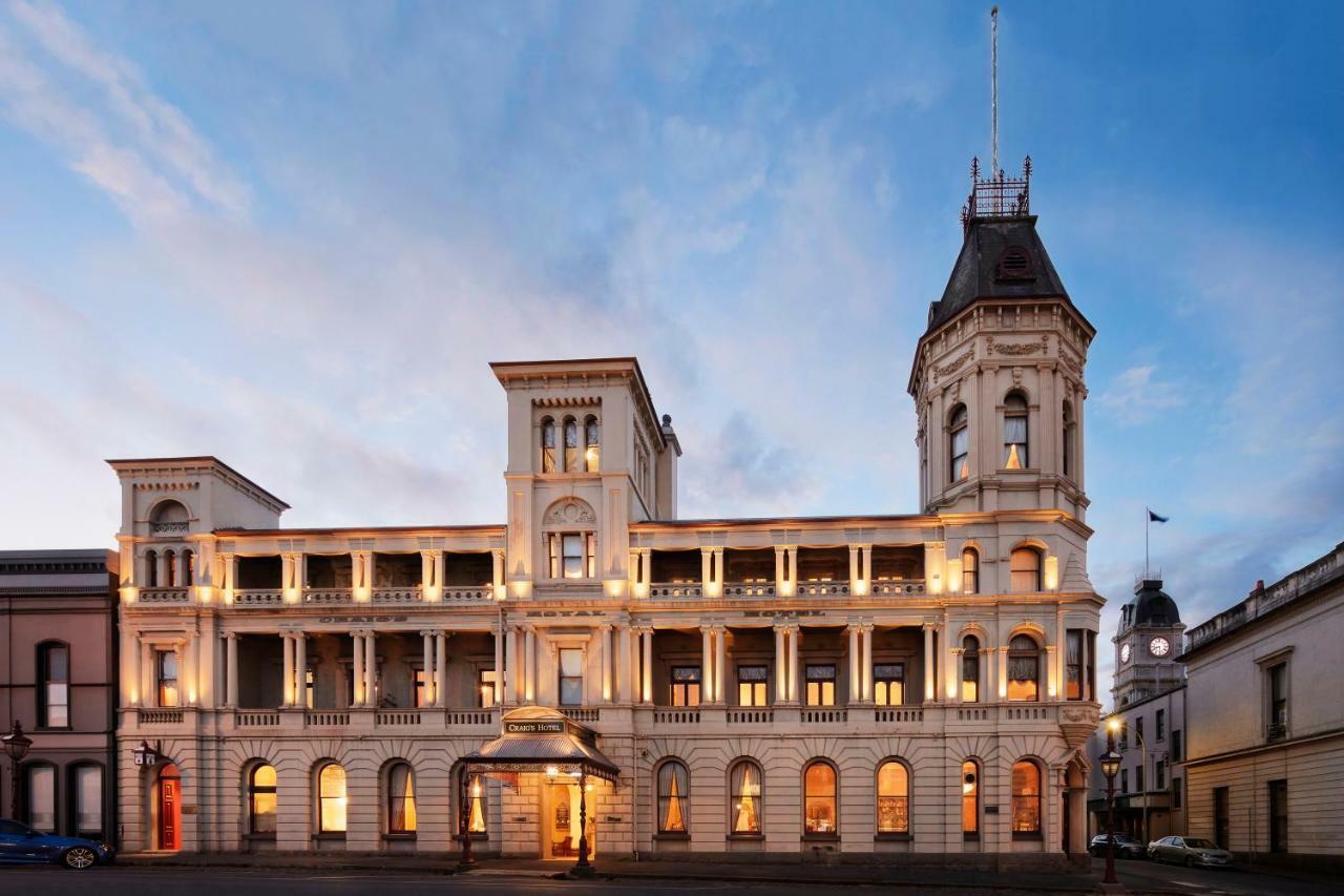 Craig'S Royal Hotel Балларат Екстер'єр фото The hotel at dusk